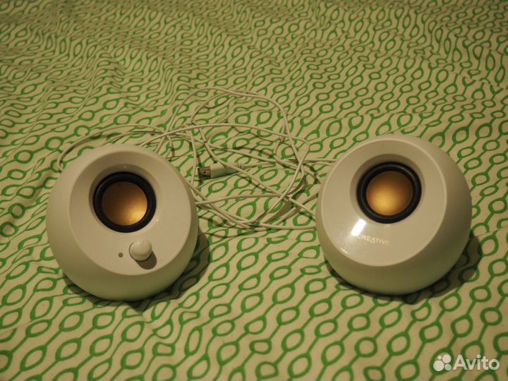 Колонки Creative Pebble (белый цвет)