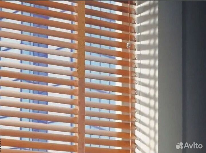Жалюзи из дерева и бамбука горизонтальные