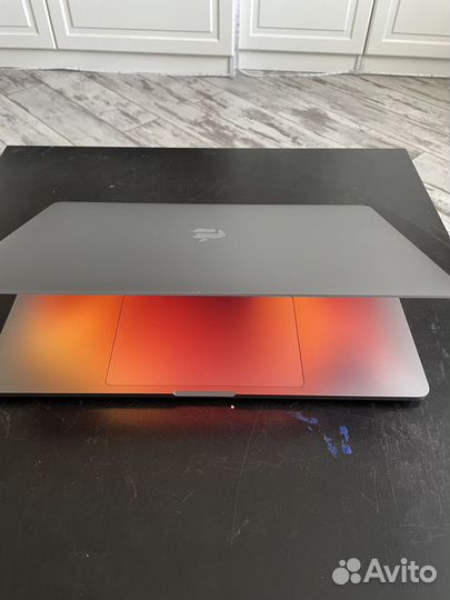 MacBook Pro 16 2019 i9 16GB RAM / 1TB