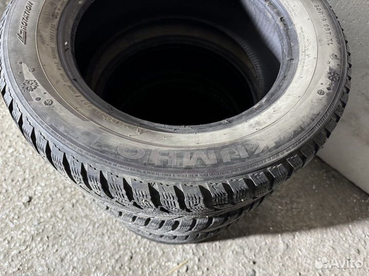 Kumho I'Zen KW22 215/60 R16