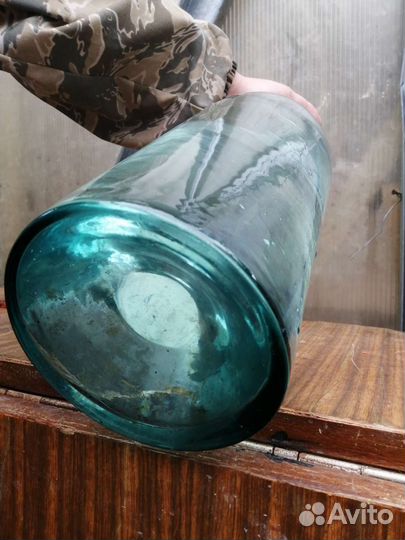 Стеклянный бутыль