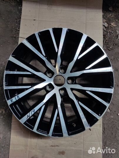 Диск колесный литой R18 Volkswagen Passat CC