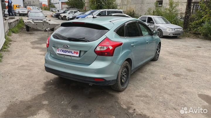 Стекло двери передней левой Ford Focus 3 CV6Z5821411A