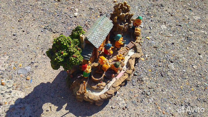 Декоративный, настольный фонтан Гномы