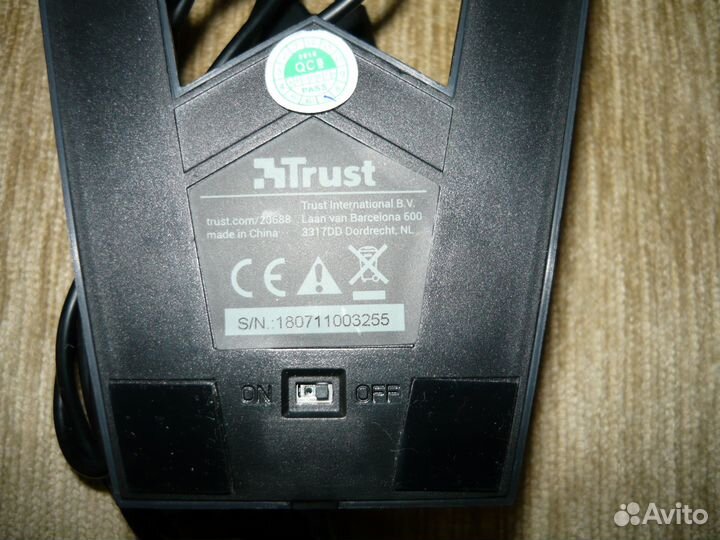 Микрофон Trust GXT 210 USB настольный. Новый