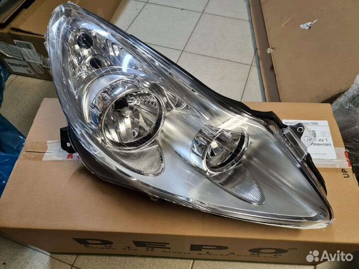 Фара правая Opel Corsa D