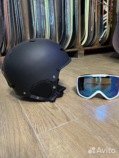 Горнолыжный шлем новый M
