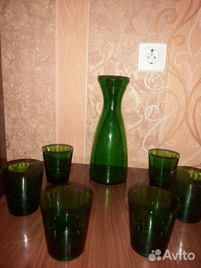 Кувшин и стаканы зеленое стекло Италия (винтаж)