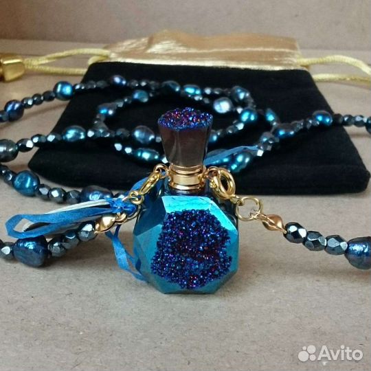 Колье с подвеской-флаконом