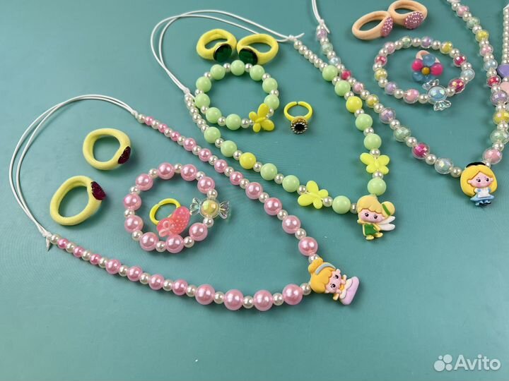Набор детской бижутерии. Украшения для девочек