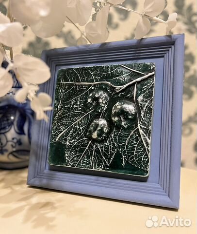 Настенное панно. Ботанический барельеф. Яблоня