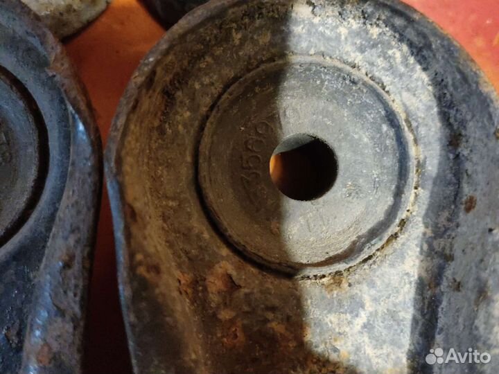 Кронштейн крепления радиатора mitsubishi galant