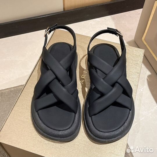 Босоножки черные 39 размер новые