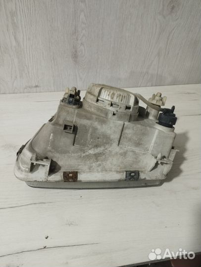 Фара правая Skoda Felicia Шкода Фелиция