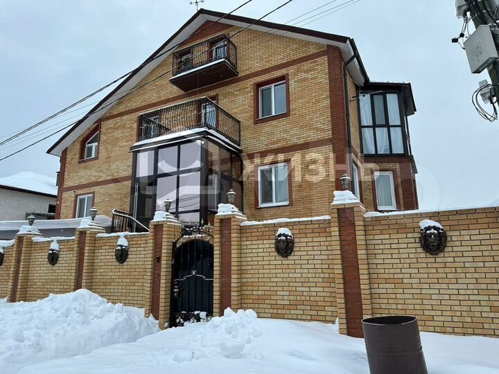 Коттедж 358 м² на участке 9,8 сот.