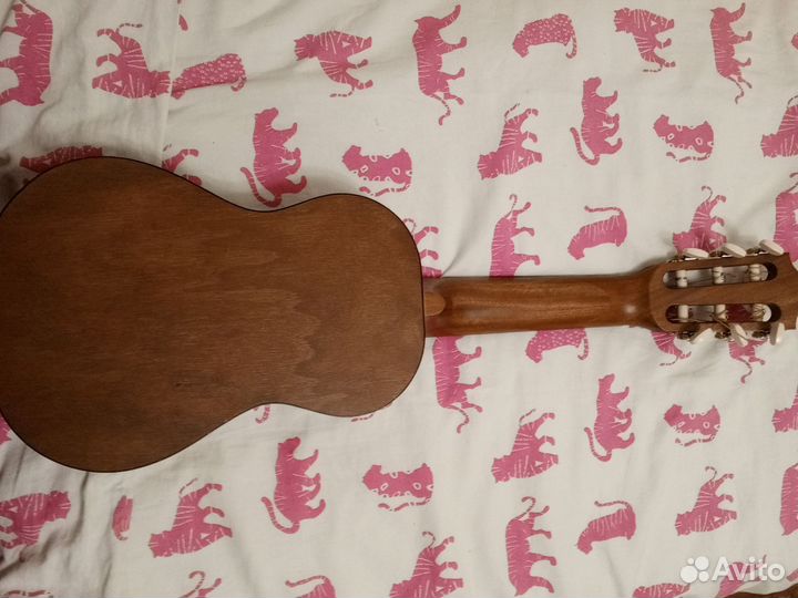 Гиталеле yamaha