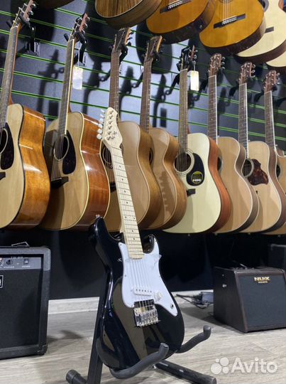 Caraya E100BK электрогитара уменьшенная (новая)