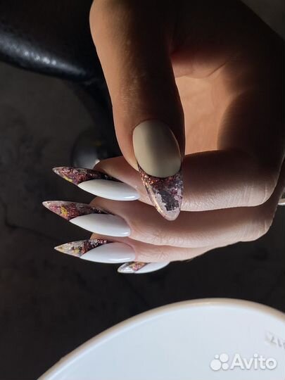 Маникюр, педикюр, наращивание ногтей