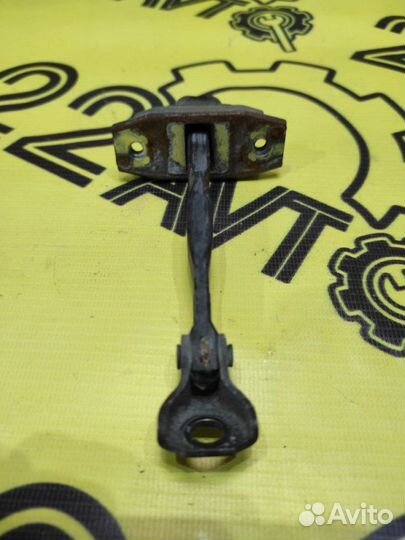 Ограничитель двери передний правый Toyota Camry