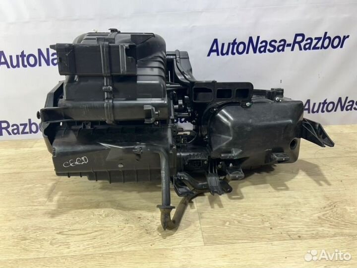 Корпус отопителя Kia Ceed универсал G4FC 2012