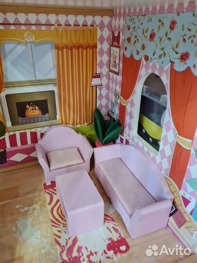 Кукольный домик деревянный с мебелью