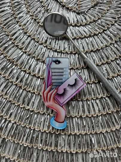 Брошь лэшмейкера