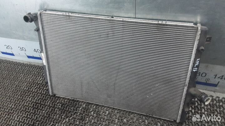 Радиатор (основной) Volkswagen Passat B7 2011