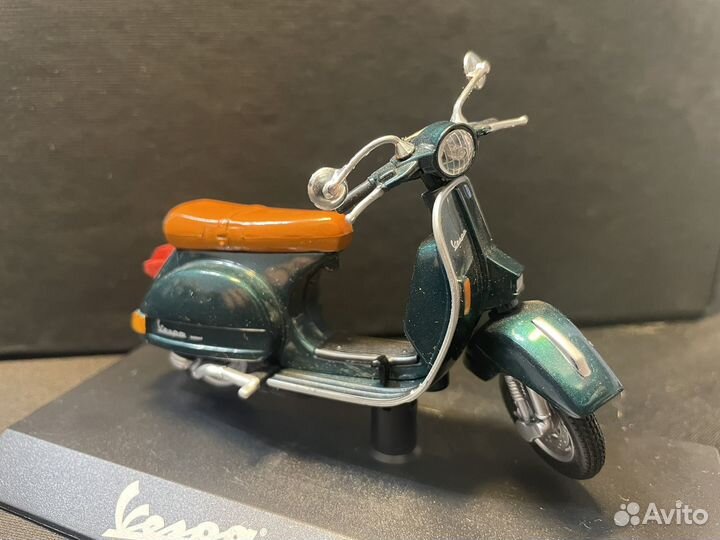 Коллекционные модели автомобилей и мотоциклов