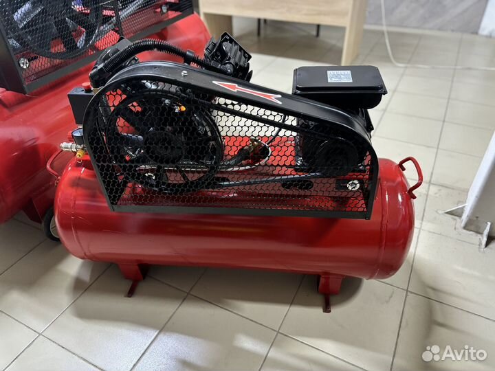 Компрессор воздушный 100литров(490л/мин)