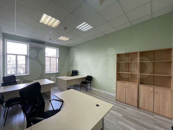 Офис в минуте от метро, 23.5 м²