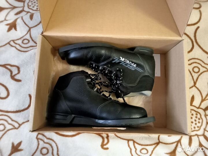 Лыжные ботинки