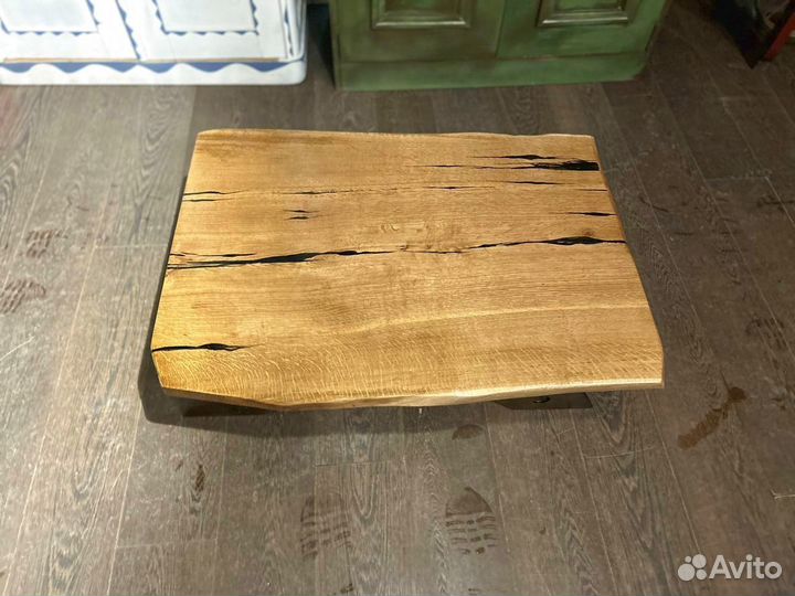 Низкий столик из массива