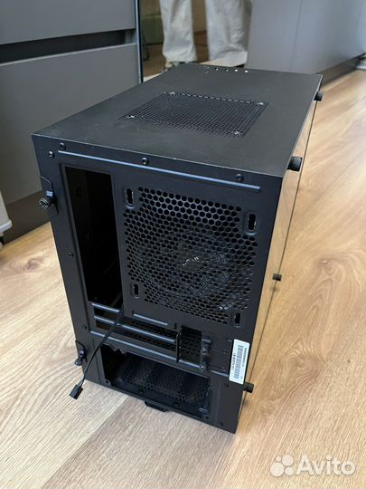 Компьютерный корпус nzxt H200