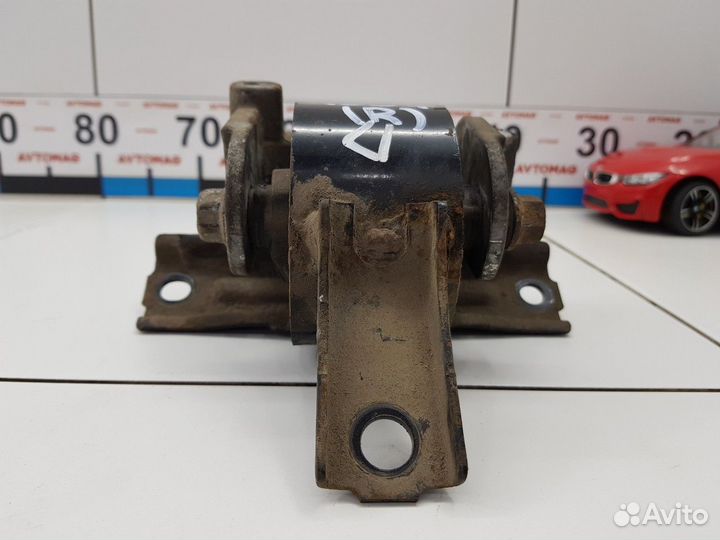 Опора двигателя правая 2,4