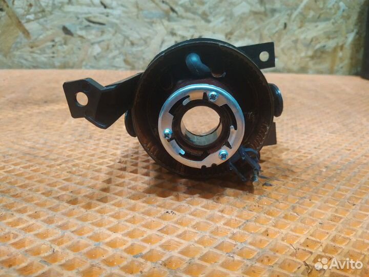 Противотуманная фара левая