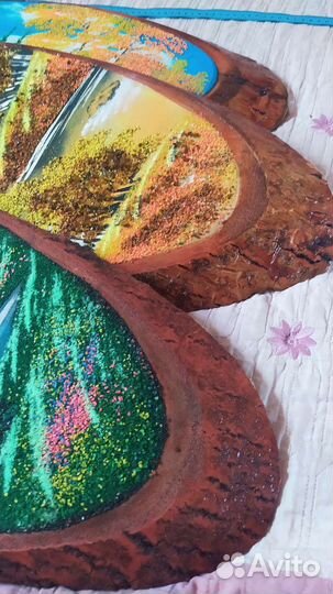 Картины с каменной отделкой на спиле дерева