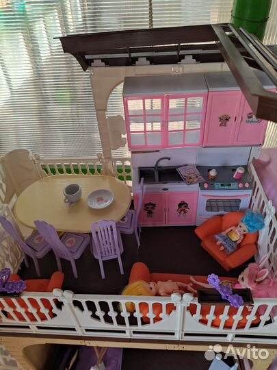 Кукольный домик с мебелью