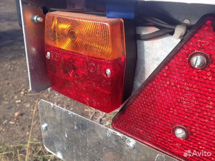 Фонарь задний на прицеп MD-002 P мзса правый байо