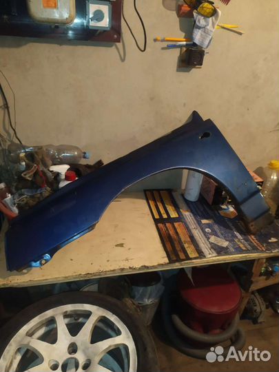 Крыло левое переднее