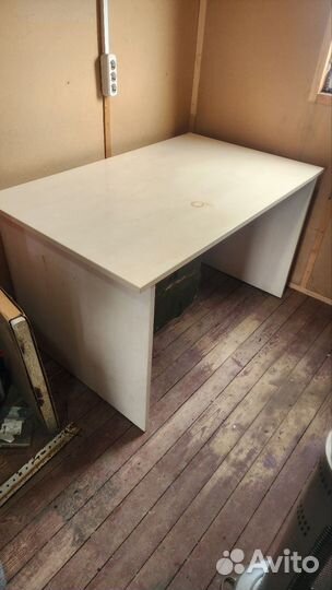 Письменный стол со шкафом