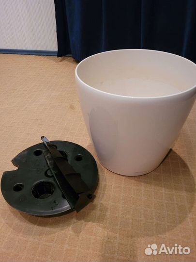 Кашпо с автополивом lechuza