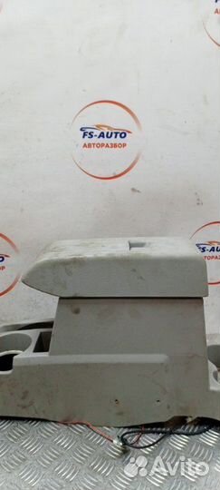 Подлокотник Dodge Caliber SUV 2.0 ECN 2006