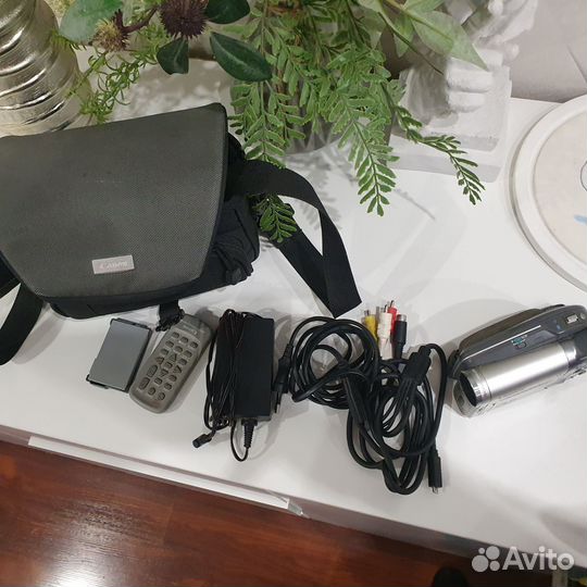 DVD Видеокамера Canon DC 10