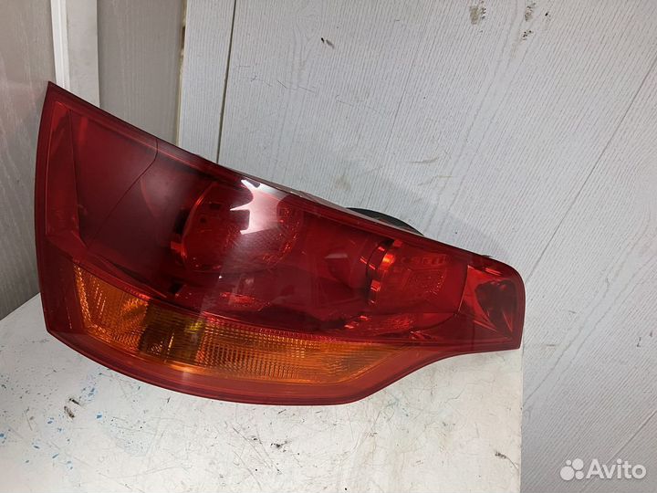 Левый задний фонарь audi q7 4l