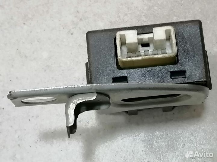 Блок управления центр.замком Toyota Corona 1992-96