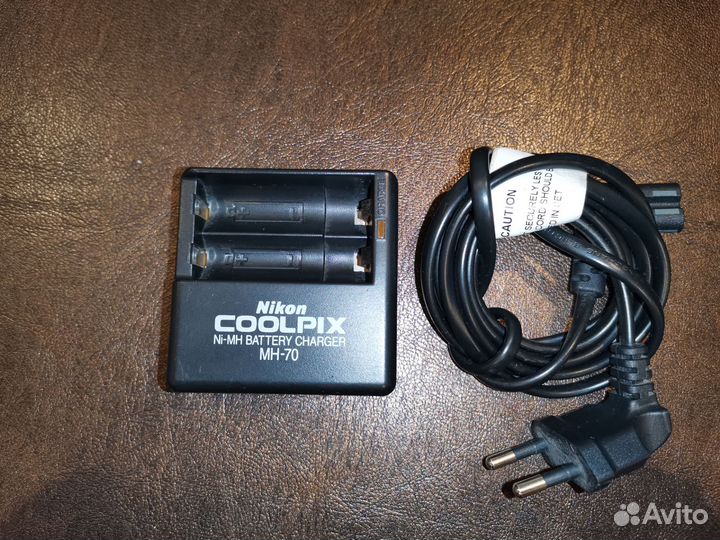 Зарядное устройство Nikon Coolpix MH-70