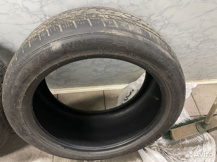 Tourador Winter Pro TSU1 245/45 R19 и 275/40 R19 19B