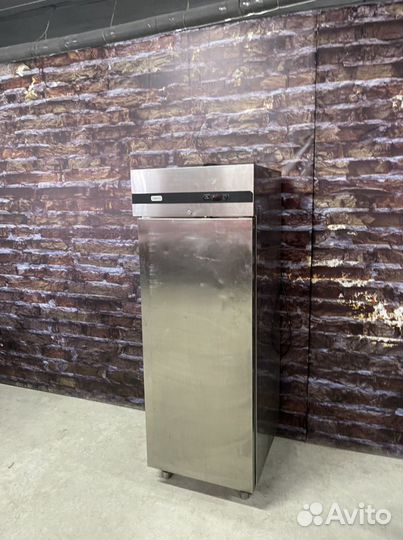 Холодильный шкаф