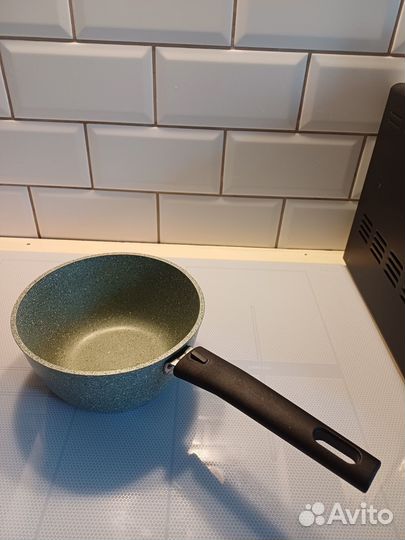 Кастрюли и сковороды