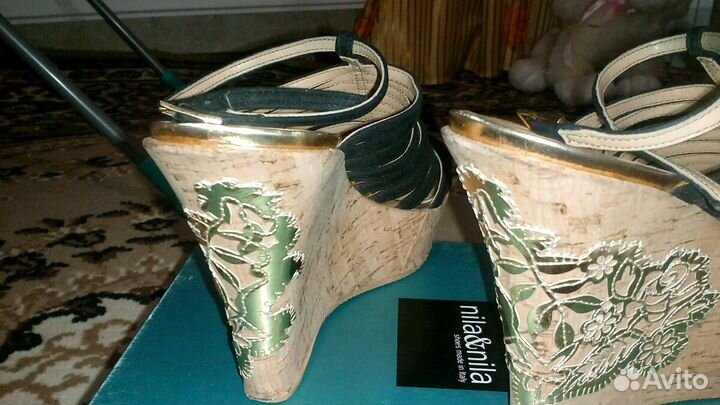 Босоножки танкетка лето